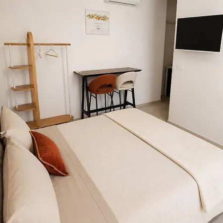 Casa Daquigno - Boutique & Garden Гостьовий будинок Ольбія