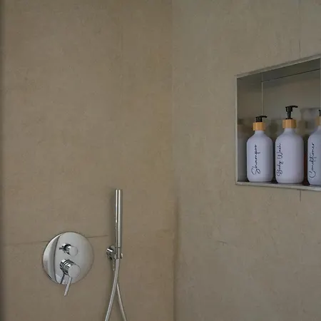 Casa Daquigno - Boutique & Garden Гостьовий будинок